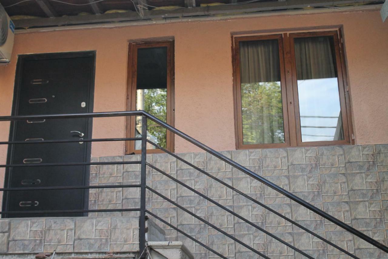 Family Apartament Appartement Tbilisi Buitenkant foto